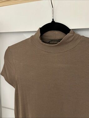 Zara Ribbed Short Sleeve Mock Neck Top - Brown